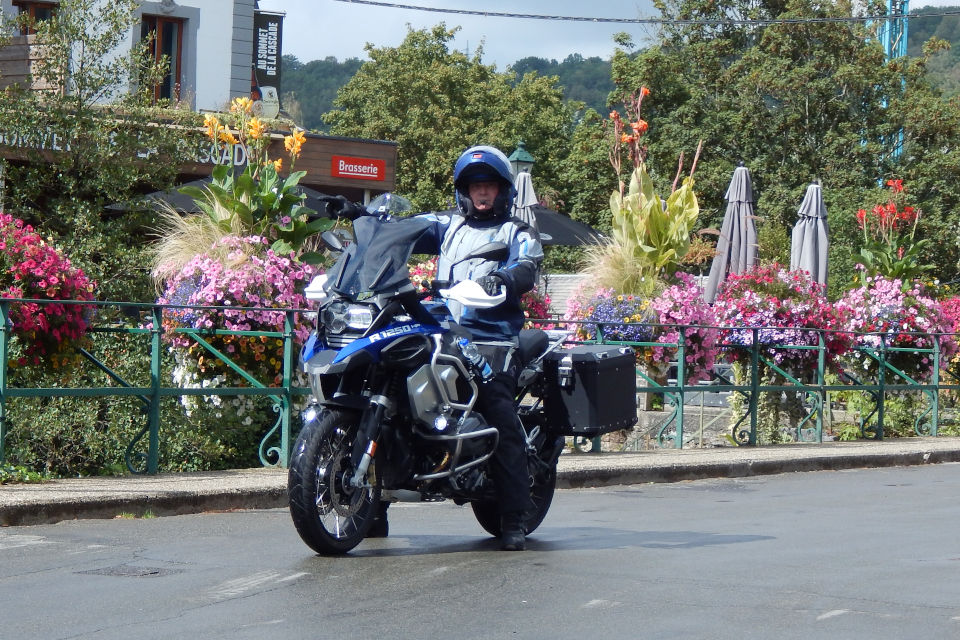 Motorrijbewijspoint Weesp examengarantie AVB en AVD